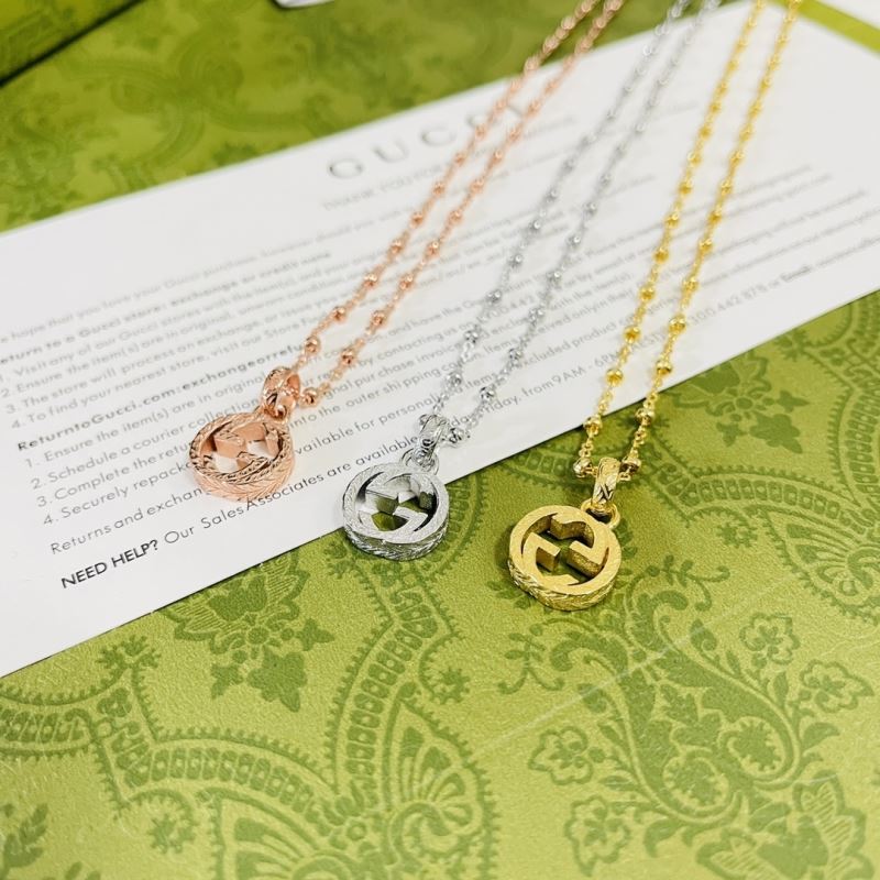 G*u*i necklaces